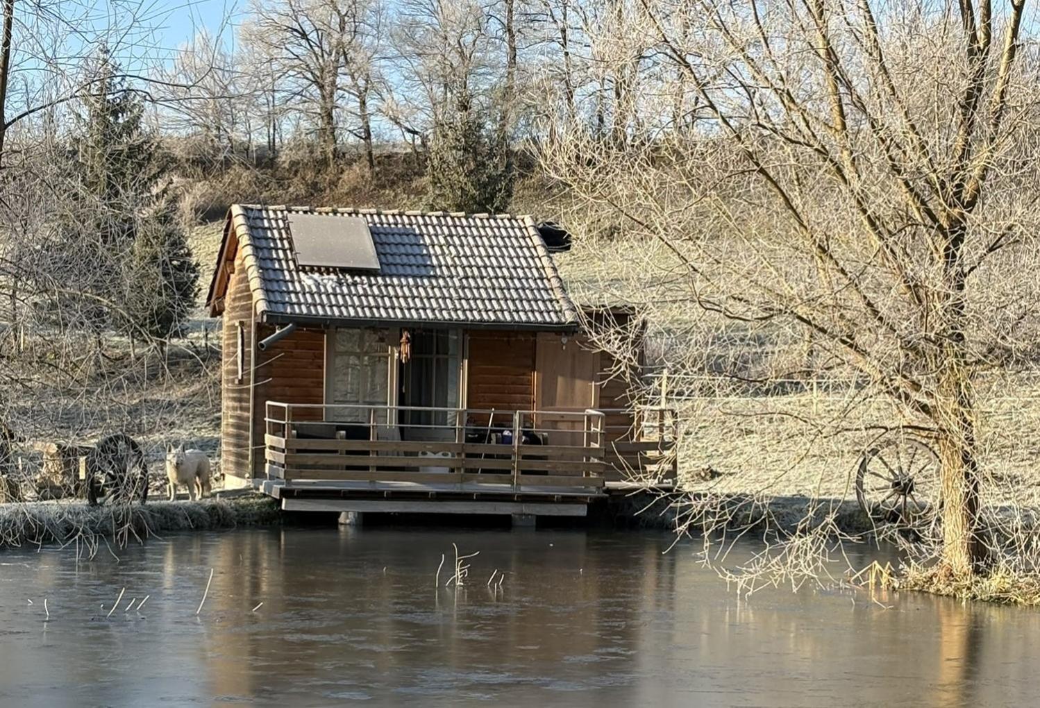 Landhuis Au Bord D'un Etang *
